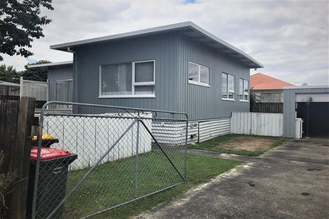 Photo of property in 12a Waiari Road, Conifer Grove, Takanini, 2112