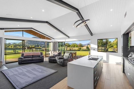 Photo of property in 87 Black Peak Road, Wanaka, 9382