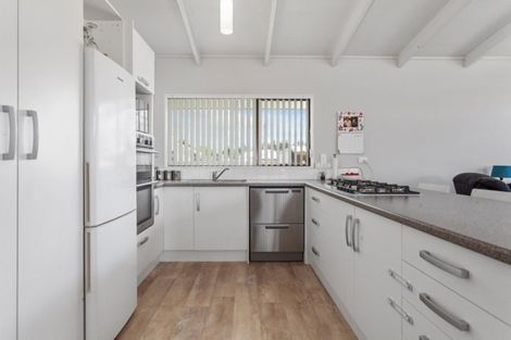 Photo of property in 10 Kanuka Place, Edgecumbe, 3120