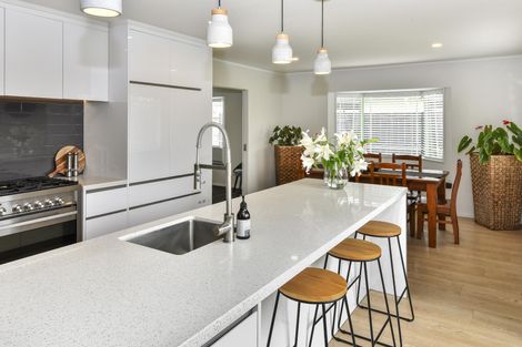 Photo of property in 62 Tington Avenue, Wattle Downs, Auckland, 2103