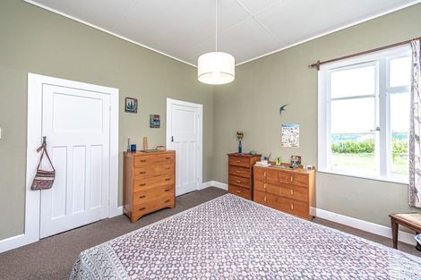 Photo of property in 25 Brassey Street, Waverley, 4510