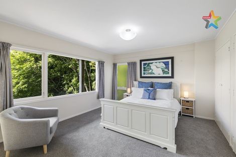 Photo of property in 27 Rakeiora Grove, Korokoro, Lower Hutt, 5012