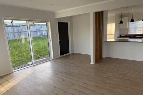 Photo of property in 19 Raleigh Road, Northcote, Auckland, 0627