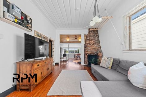 Photo of property in 163 Lemon Street, Strandon, New Plymouth, 4312