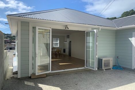 Photo of property in 16a Florence Street, Newtown, Wellington, 6021