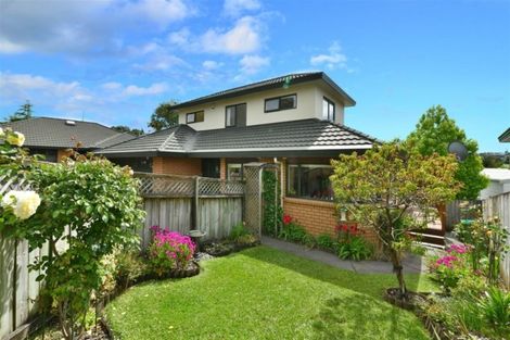 Photo of property in 2/12 Sundown Avenue, Manly, Whangaparaoa, 0930