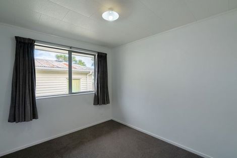 Photo of property in 71 Queenwood Road, Levin, 5510