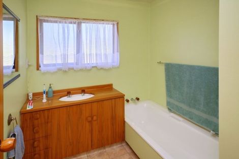 Photo of property in 2 Woodfield Place, Woodend, 7610