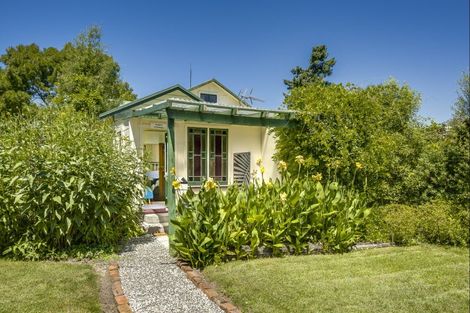 Photo of property in 84 Middle Road, Havelock North, 4130