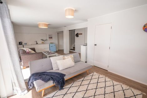 Photo of property in 19 Stratford Drive, Cable Bay, 0420