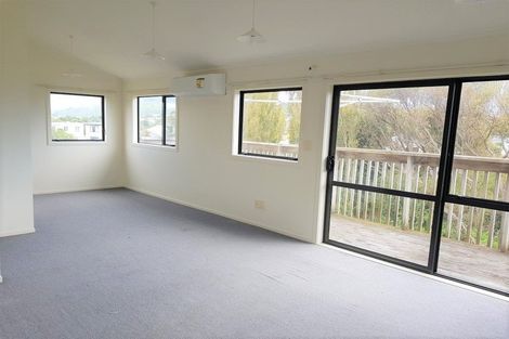 Photo of property in 40 Morere Street, Titahi Bay, Porirua, 5022