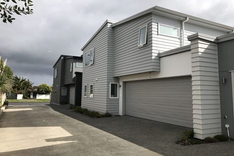 Photo of property in 4 Ruhanui Lane, Pakuranga Heights, Auckland, 2010