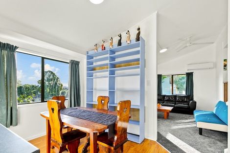 Photo of property in 26 Adam Sunde Place, Glen Eden, Auckland, 0602