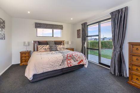 Photo of property in 41 Te Whenu Crescent, Marshland, Christchurch, 8083