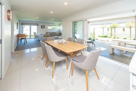 Photo of property in 16 Egmont Street, Patea, 4520