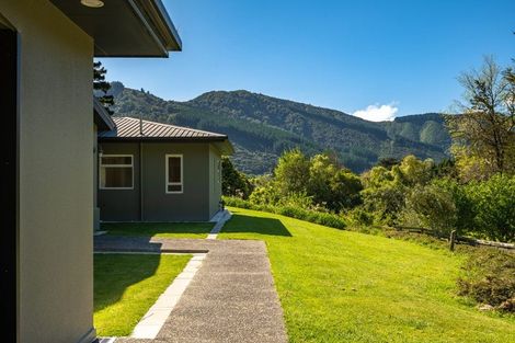 Photo of property in 5564 Kenepuru Road, Waitaria Bay, Picton, 7282