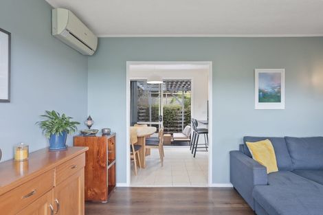 Photo of property in 35 Terra Nova Street, Glen Eden, Auckland, 0602