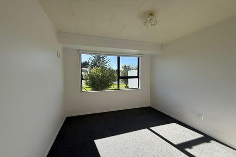 Photo of property in 2 Seaway Road, Clarks Beach, 2122