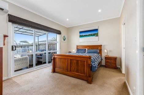 Photo of property in 13 Main Road, Titahi Bay, Porirua, 5022