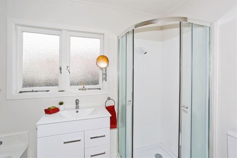 Photo of property in 22 Laurie Avenue, Papakura, 2110