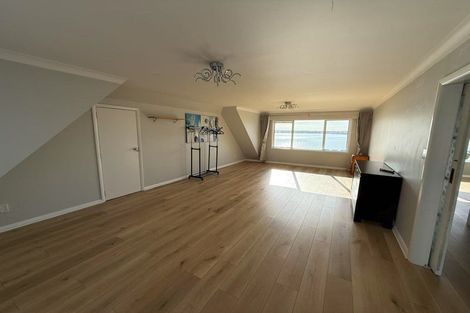 Photo of property in 71 Sylvan Avenue, Northcote, Auckland, 0627