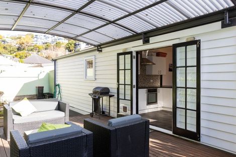 Photo of property in 131 Shakespeare Road, Bluff Hill, Napier, 4110