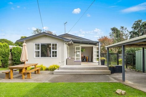 Photo of property in 22 Greenaway Road, Waikanae, 5036