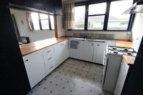 Photo of property in 8 Ayr Place, Hokowhitu, Palmerston North, 4410