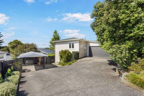 Photo of property in 8 Shanaway Rise, Hillcrest, Auckland, 0627