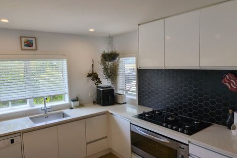 Photo of property in 54e Birkdale Road, Birkdale, Auckland, 0626