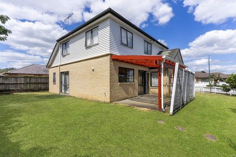Photo of property in 2 Erne Crescent, East Tamaki, Auckland, 2016