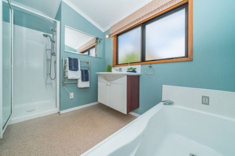 Photo of property in 4 Dresdan Court, Hokowhitu, Palmerston North, 4410