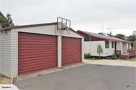 Photo of property in 32 Cemetery Road, Waiuku, 2123