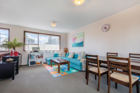 Photo of property in 5/26 Islington Avenue, New Lynn, Auckland, 0600
