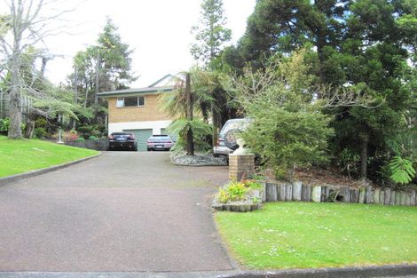Photo of property in 16 Atarua Gardens, Waiatarua, Auckland, 0604