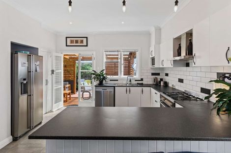 Photo of property in 96 Alma Road, Gonville, Whanganui, 4501