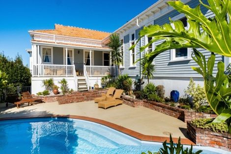 Photo of property in Mchardy Homestead, 11 Bracken Street, Hospital Hill, Napier, 4110