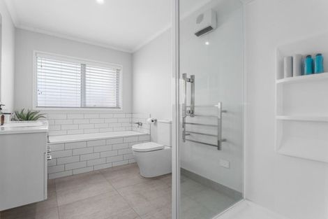 Photo of property in 24 Ocean View Road, Coastlands, Whakatane, 3120