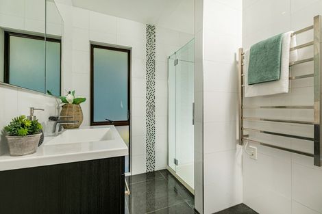 Photo of property in 1/3 Aotearoa Terrace, Murrays Bay, Auckland, 0630