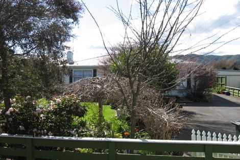 Photo of property in 28 Burden Avenue, Wainuiomata, Lower Hutt, 5014