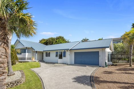 Photo of property in 8 Jean Place, Stanmore Bay, Whangaparaoa, 0932