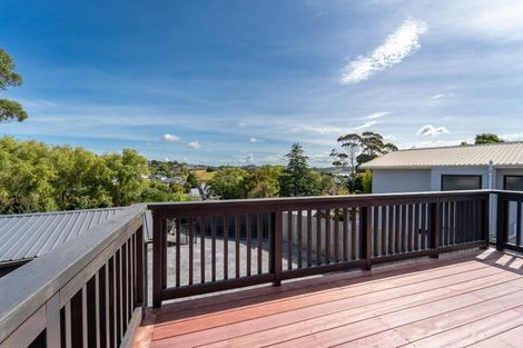 Photo of property in 36 Moffat Road, Red Beach, 0932