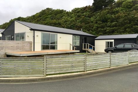 Photo of property in 2 Otonga Heights, Maungaraki, Lower Hutt, 5010