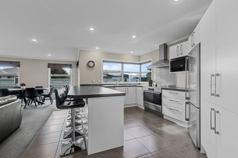 Photo of property in 62 Rosalie Terrace, Kelvin Grove, Palmerston North, 4414