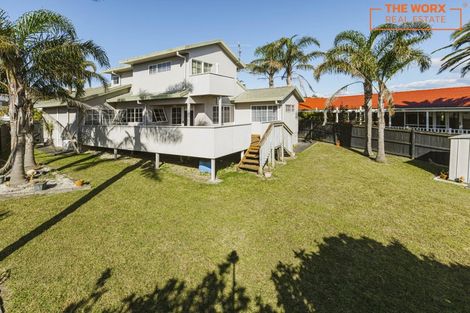 Photo of property in 33 Ribbonwood Crescent, Goodwood Heights, Auckland, 2105