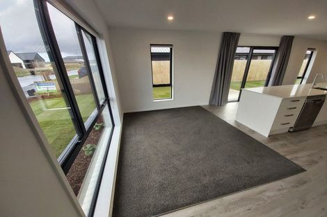 Photo of property in 27 Timara Crescent, Marshland, Christchurch, 8083