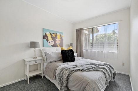 Photo of property in 2/31 Ti Nana Crescent, Henderson, Auckland, 0610