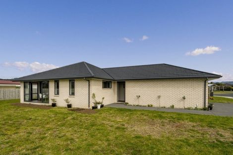 Photo of property in 90 Kupe Drive, Whitianga, 3510