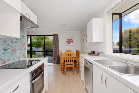 Photo of property in 44d Woodend Road, Woodend, 7610