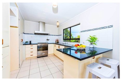 Photo of property in 15 Clearview Heights, Ranui, Auckland, 0612